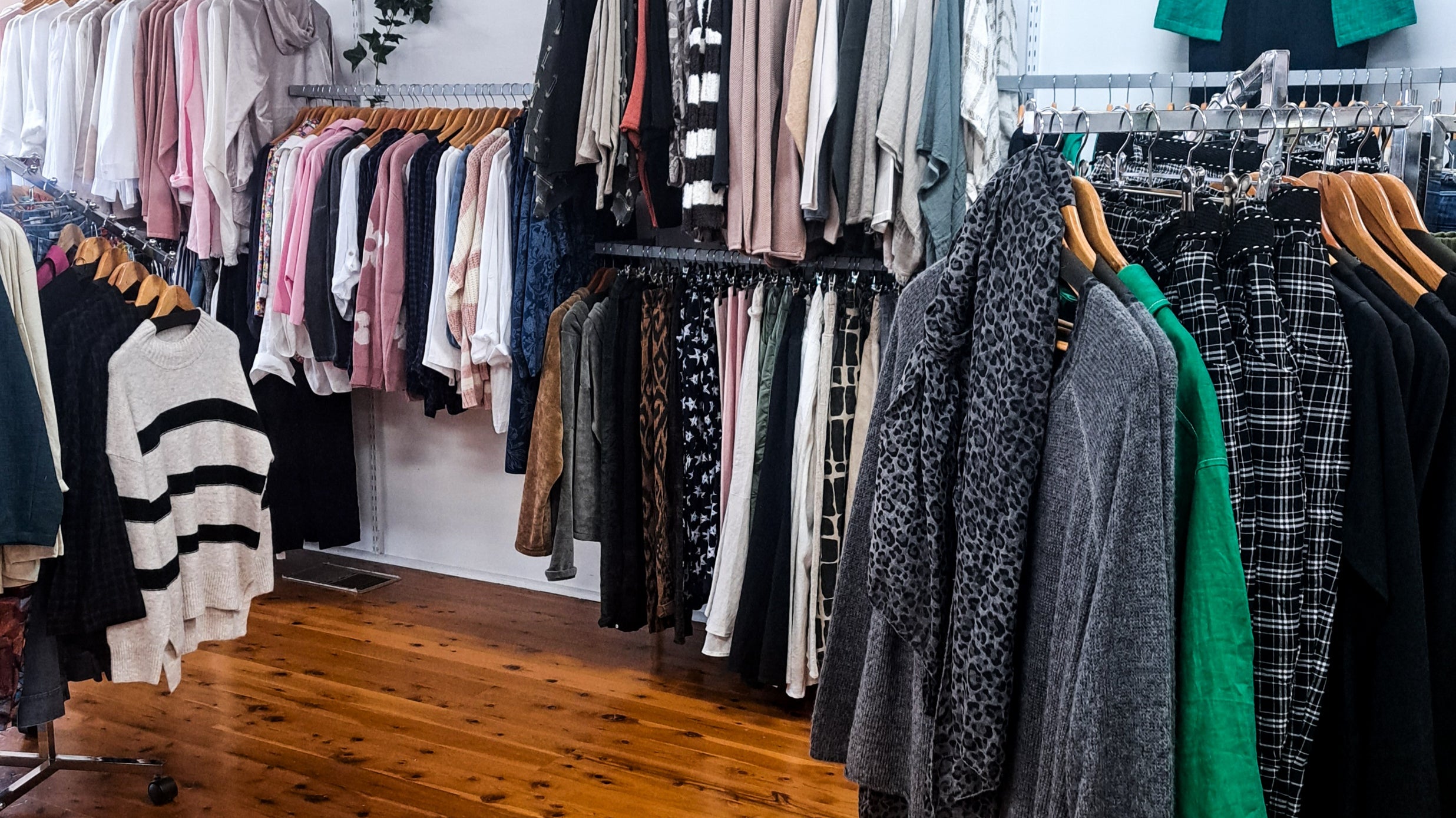 Embrace Comfort and Style: The Benefits of Blended Fabrics for Jumpers and Knits This Season