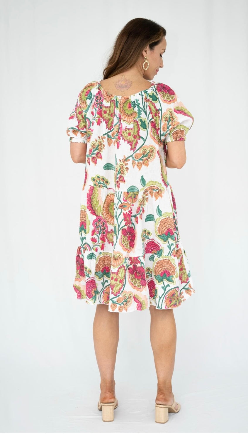 100% linen dress with floral print and relaxed silhouette