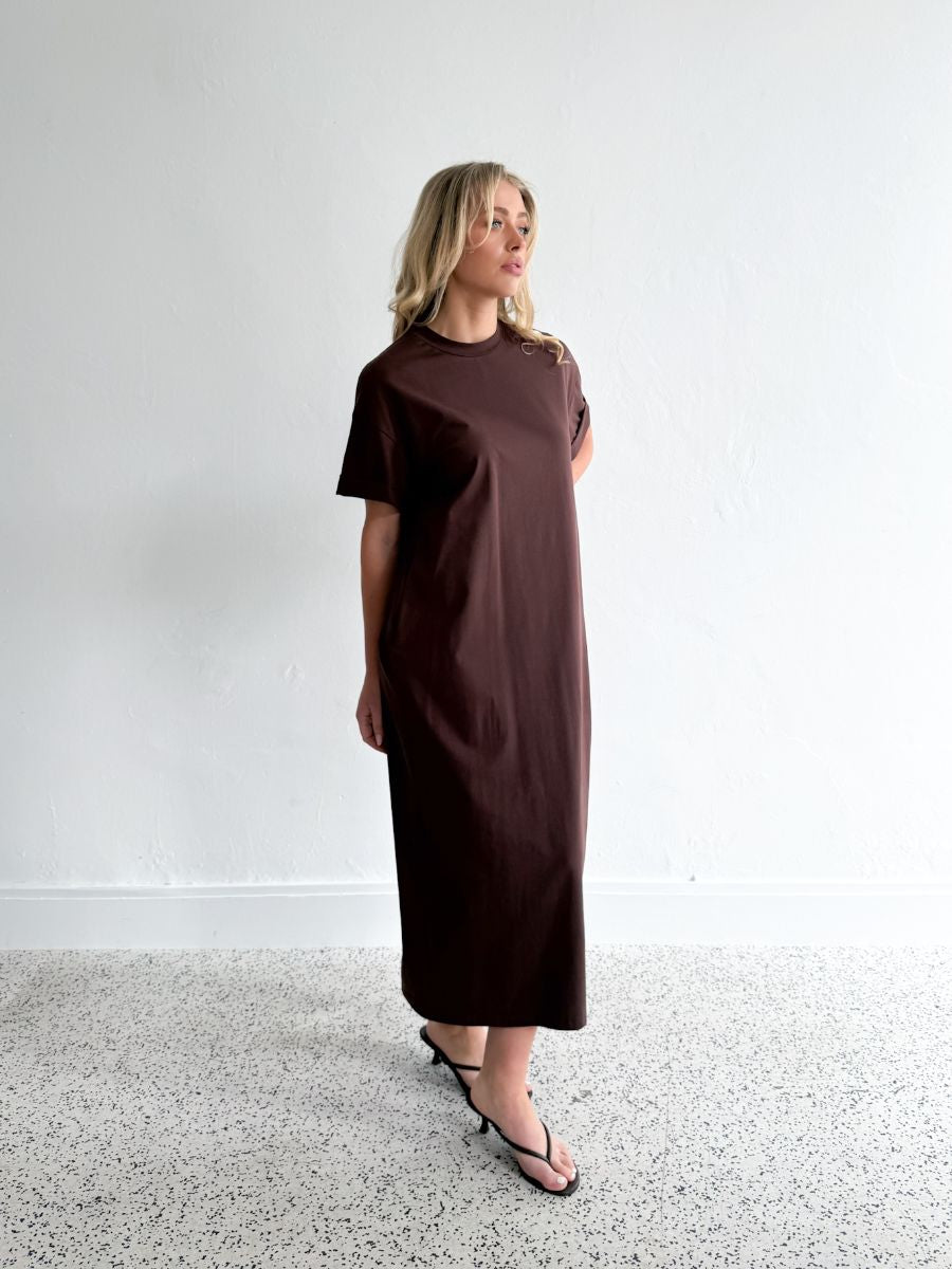 Rita brown viscose maxi dress showing relaxed fit and side split detail