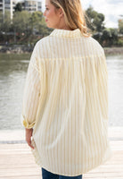 100% cotton oversized shirt with collar and long sleeves in lemon tan